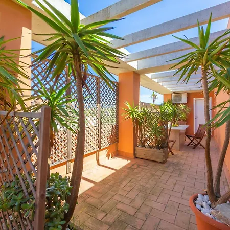 Penthouse La Marina Apartment *
